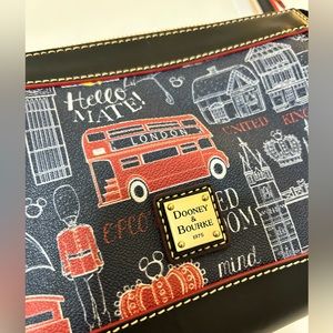 Disney Dooney UK 🇬🇧 °o° crossbody bag
